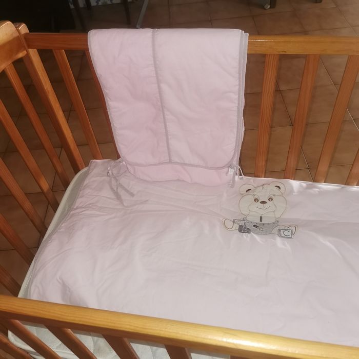 Cama de bebé + colchão