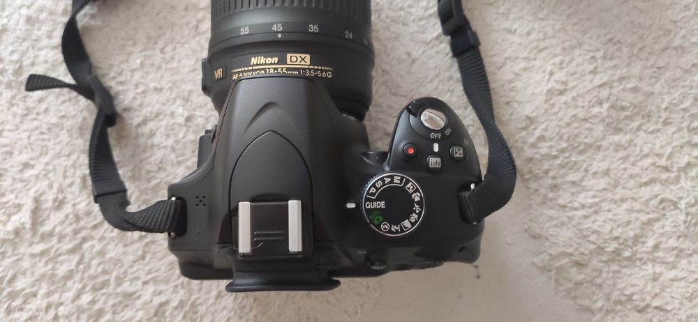 Nikon DLSR D3200 + mala Lowepro