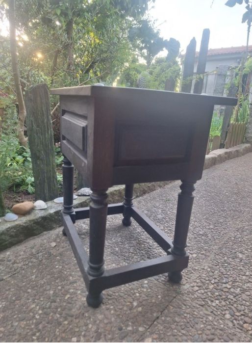 Mesa cabeceira rústica