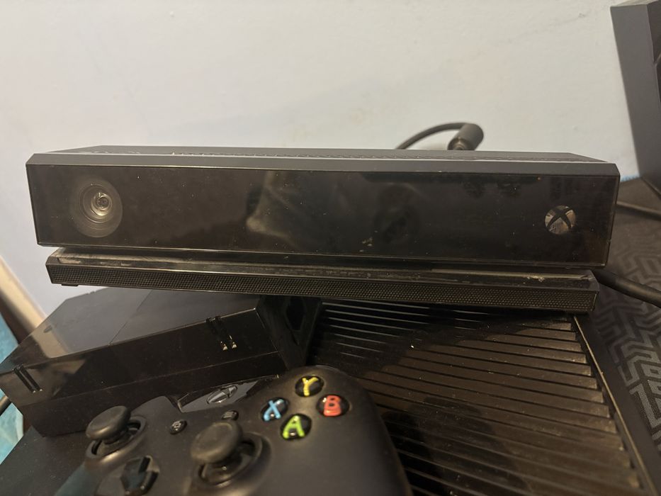 Xbox One 500GB +Kincect +Pad