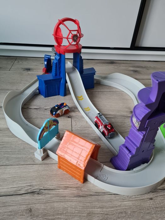 Zestaw Psi Patrol  tor oraz autko