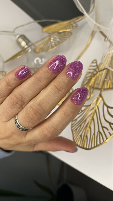 Потрібні моделі на манікюр