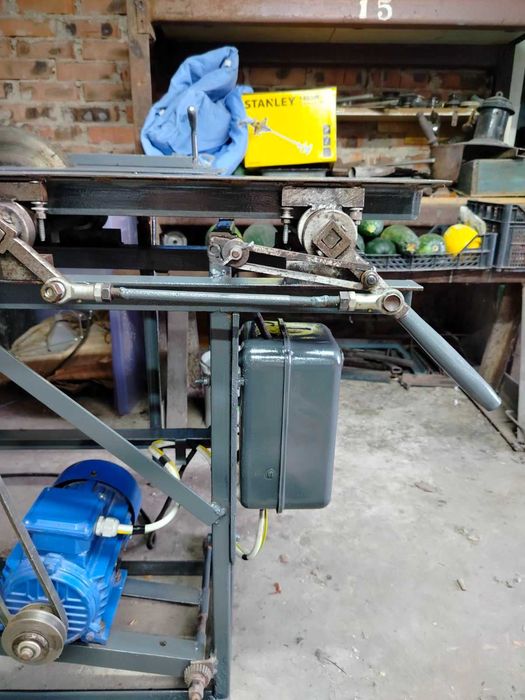 Деревообробативающий станок