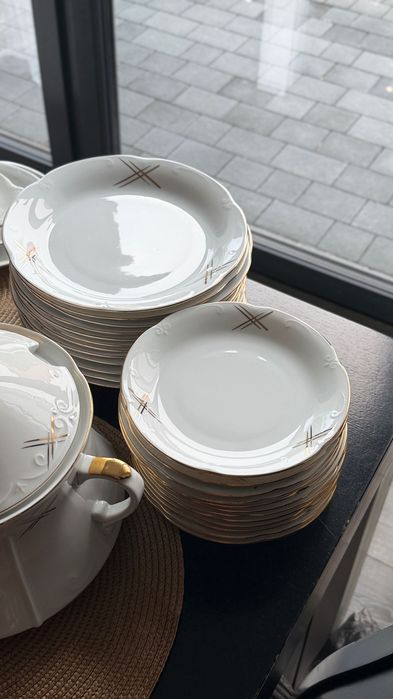 Komplet porcelanowy na 12 osób