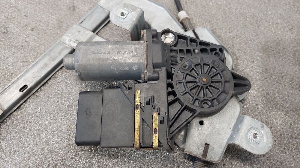 Elevador vidros trás esquerdo SKODA Octavia I Break (1U5)