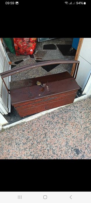 peças, acessórios auto  e caixa de ferramentas.