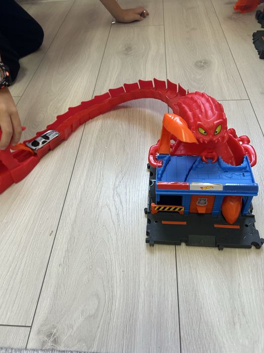 Hot Wheels City трек з монстром поліцейська станція Mattel