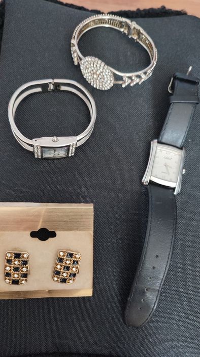 Biżuteria zegarki,kolczyki i bransoletka