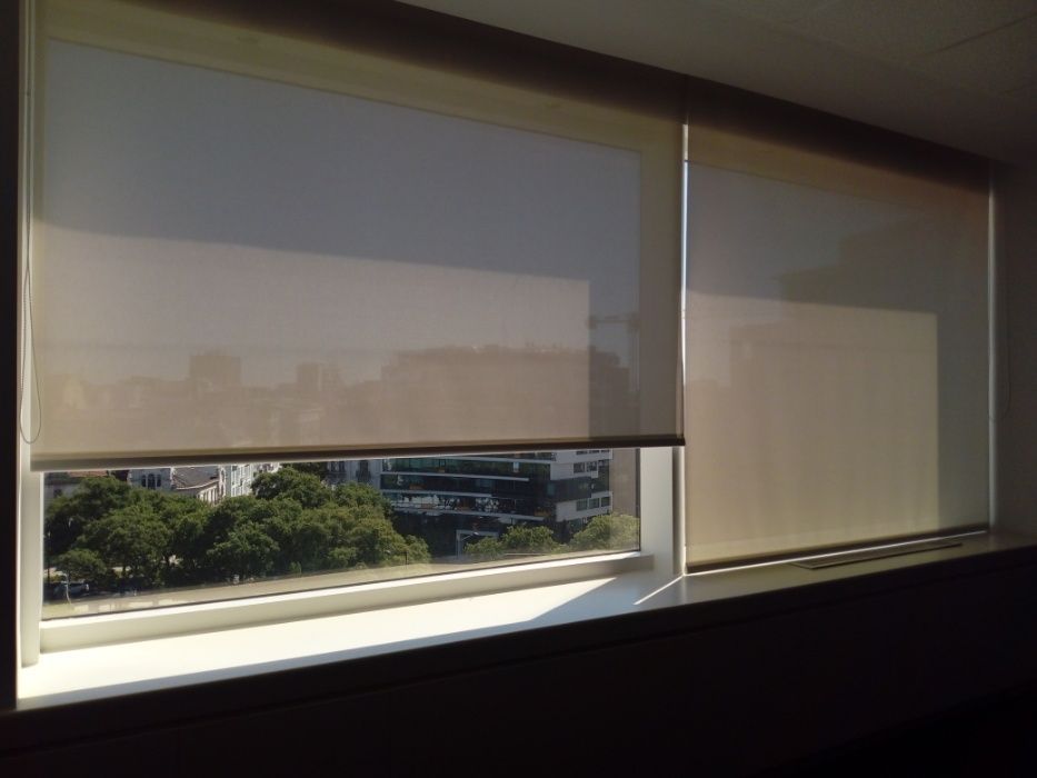 Cortinas/Estores de rolo várias medidas branco e bege