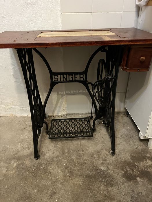 Mesa costura singer