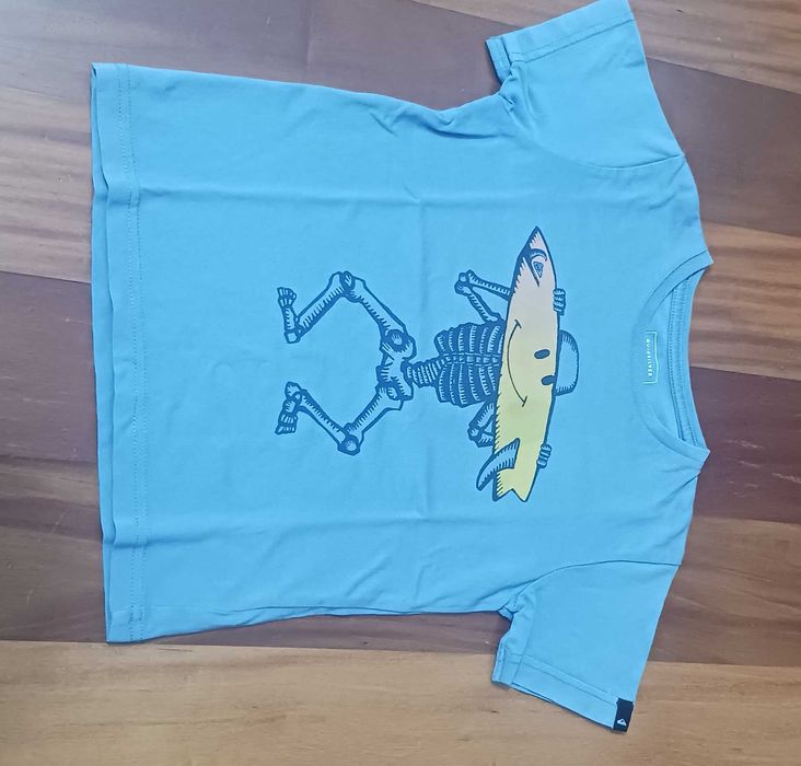 Conjunto de 5 t-shirts para criança - 4 anos