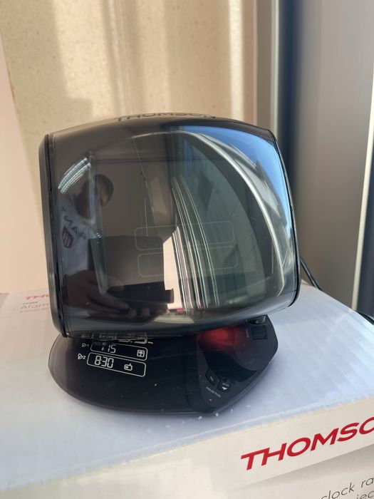 Rádio Relógio Novo dentro da Caixa