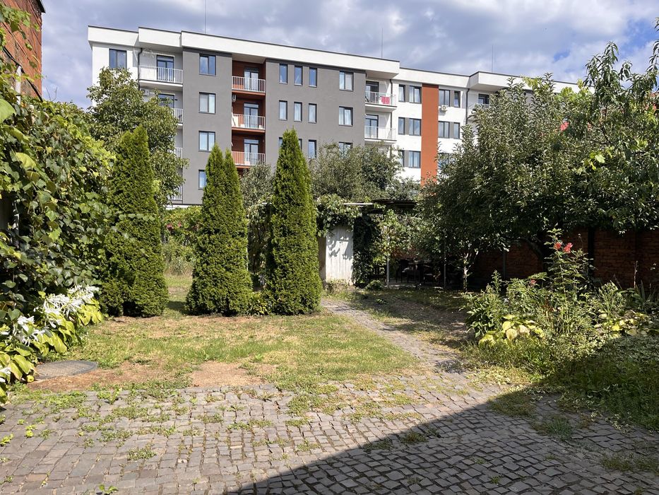 Будинок з потенціалом під житло чи бізнес рн вул. Руськоі