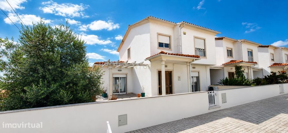 T3+1 Detached House in a Gated Community | 229 m² | Outeiros da Gândara – Leiria