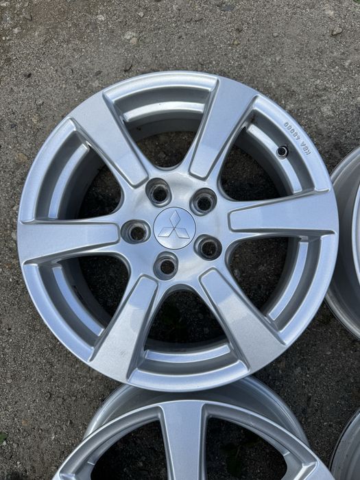 Felgi aluminiowe mitsubishy 6,5x16 et46 5x114,3