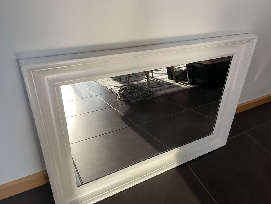 Espelho branco (ikea)