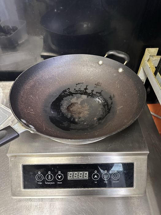 Плита індукційна EWT INOX WOK AMCD108W + 2 сковорідки вок