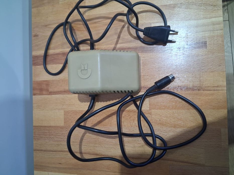 Zasilacz commodore 64