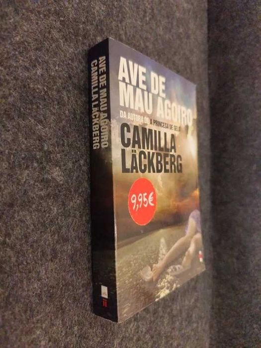 Camilla Lackberg - Ave de Mau Agoiro
