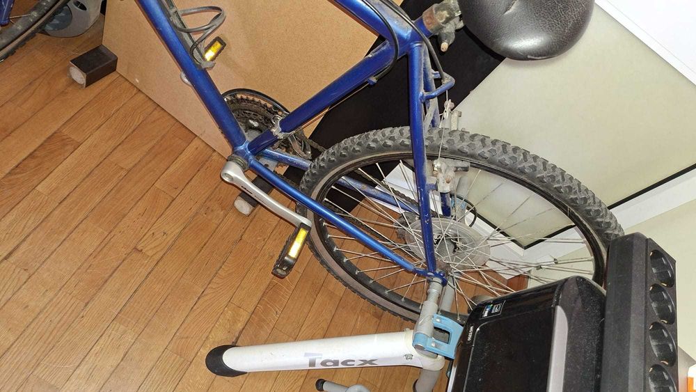 Bicicleta com Smart Trainer instalado