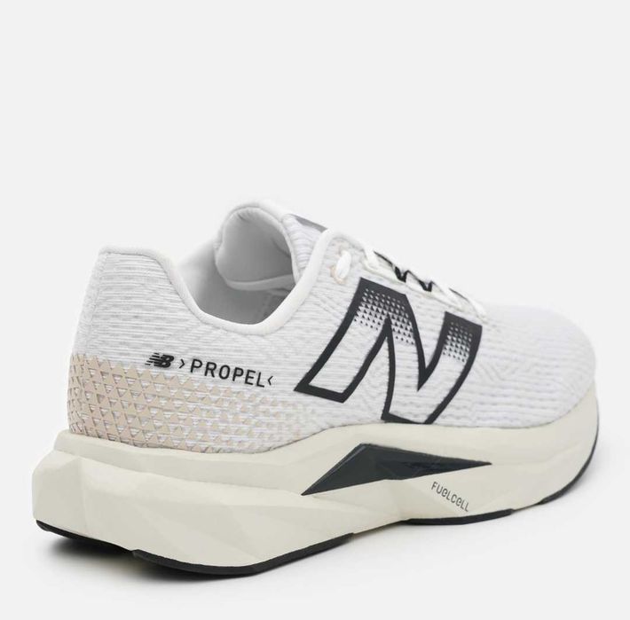 Кросівки New Balance FuelCell Propel Rebel