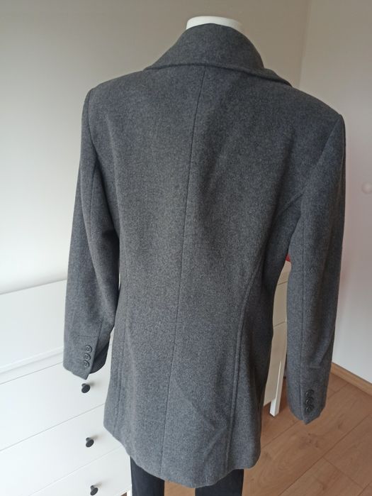Elegancki klasyczny szary siwy wełniany płaszcz dwurzędowy rozm M/38 C