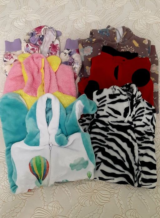 Продам детские тёпленькие бодики (см. Фото)