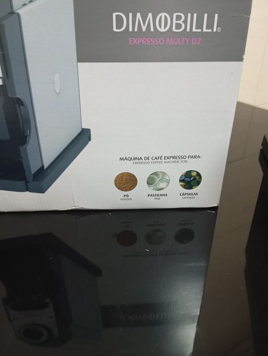 Máquina de café semi-nova Marca: DIMOBILLI