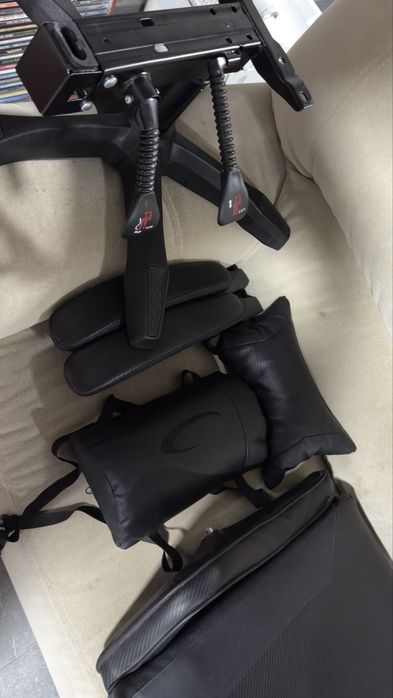 Vendo cadeira Gaming + Monitor 1080p