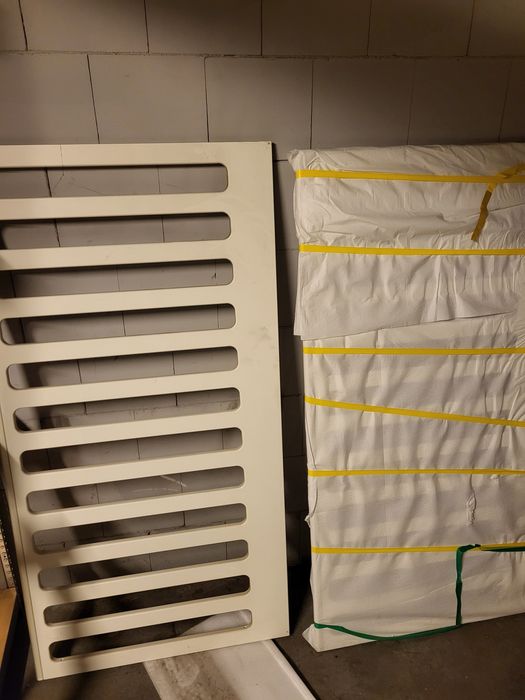 Łóżeczko dziecięce rozebrane + materac