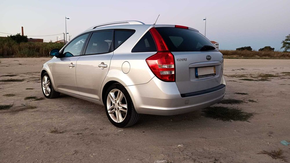 KIA Cee'd SW 1.6 CRDi (115cv) EX – Rádio Android, Pele e AC – IPO e IUC Pago — photo 4