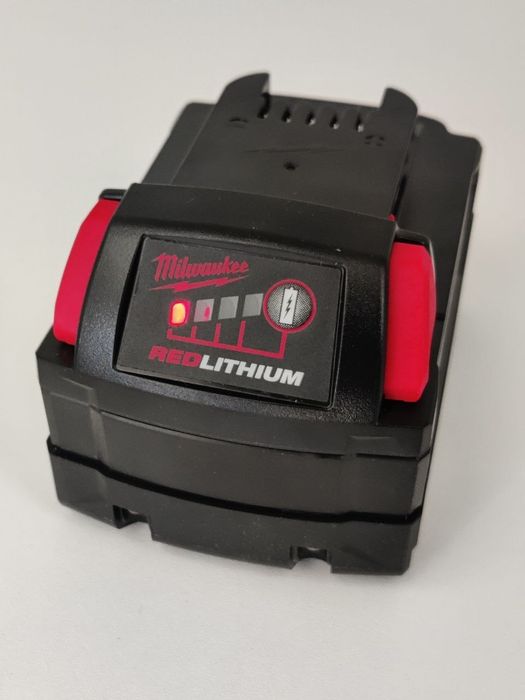 Milwaukee M18 REDLITHIUM XC5.0. Літій-іонний акумулятор на 18 Вольт із ємністю 5.0 Ампер-годин (Аг).