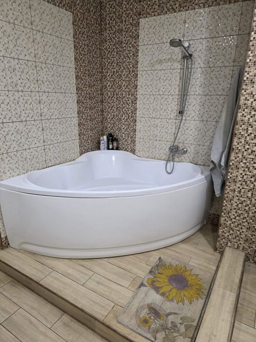 Продам 5ти ком квартиру л/б 5мкр «е відновлення»