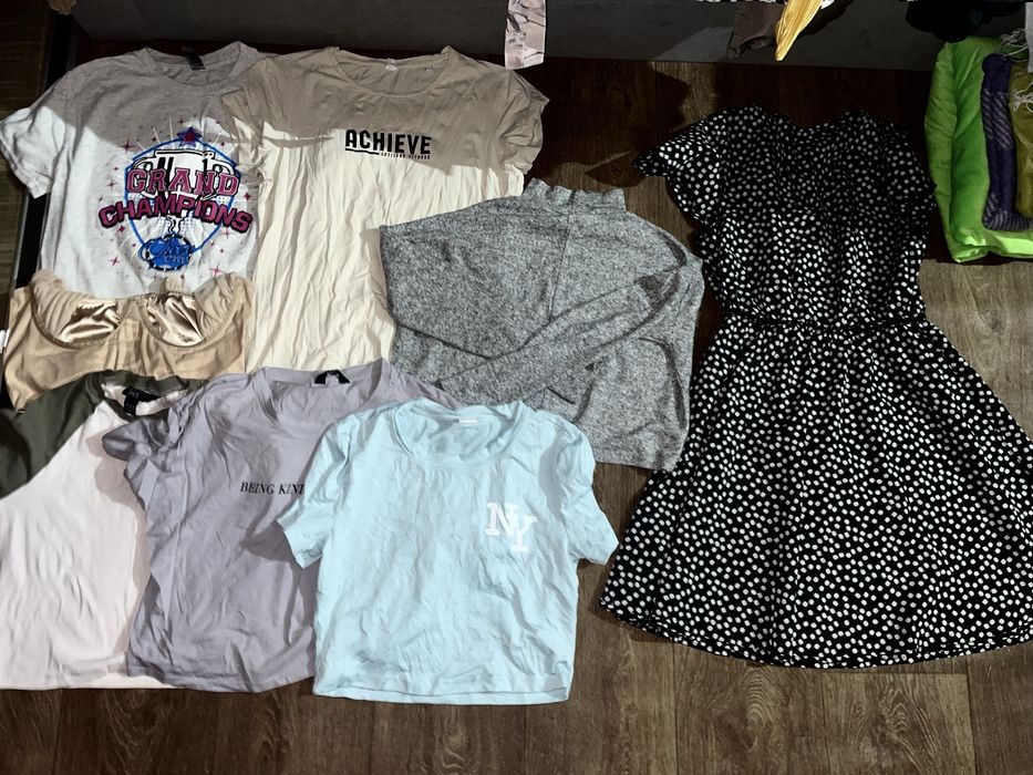 Продам пакет речей жіночих розмір С-М 42-44 штани кофти футболки джинс