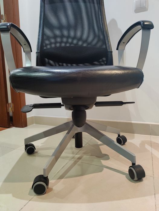 Cadeira escritório IKEA Markus em pele
