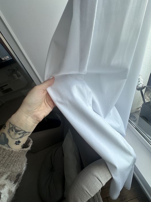 Biala welurowa zaslona -nowa niestety za krotka 2szt 100zl