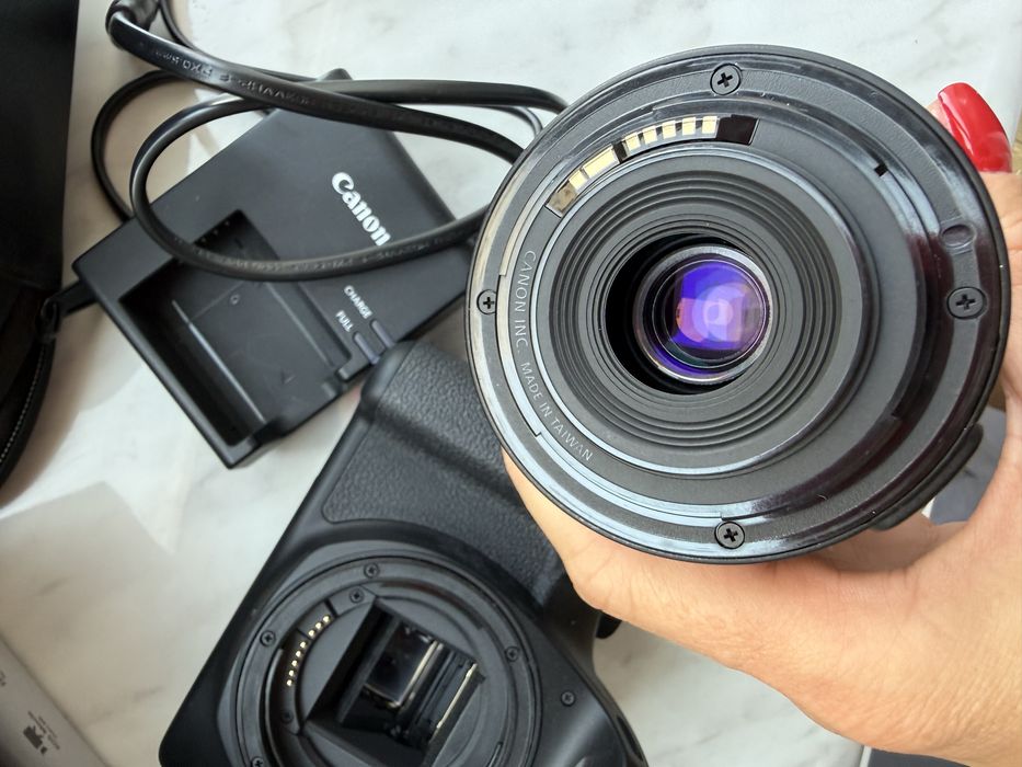 Canon 4000D kit