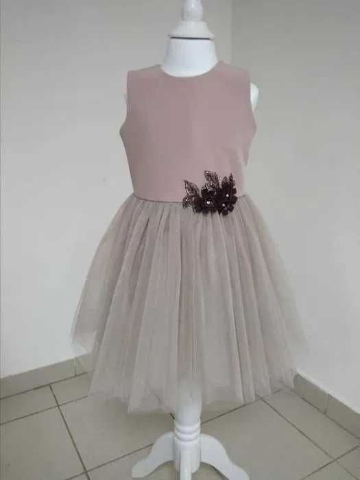 Красива нюдова святкова сукня/плаття для дівчинки 2-3 років.