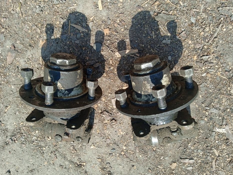 Продам ступиці москвіч та волга  в хорошому стані