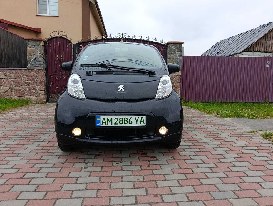 Peugeot iOn 2012 Електро