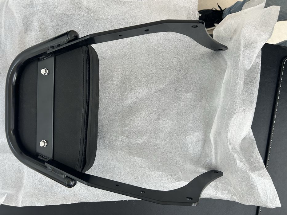 Encosto do pendura / Sissy Bar - original Honda Rebel 1100 (OEM)