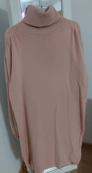 Vestido de malha de gola alta