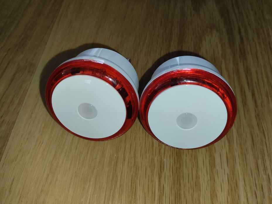 Lampka nocna czerwona z czujnikiem zmierzchu - 2 szt.