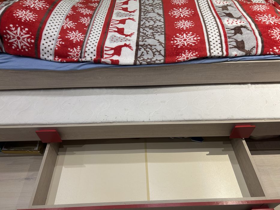 Zestaw mebli młodzieżowych