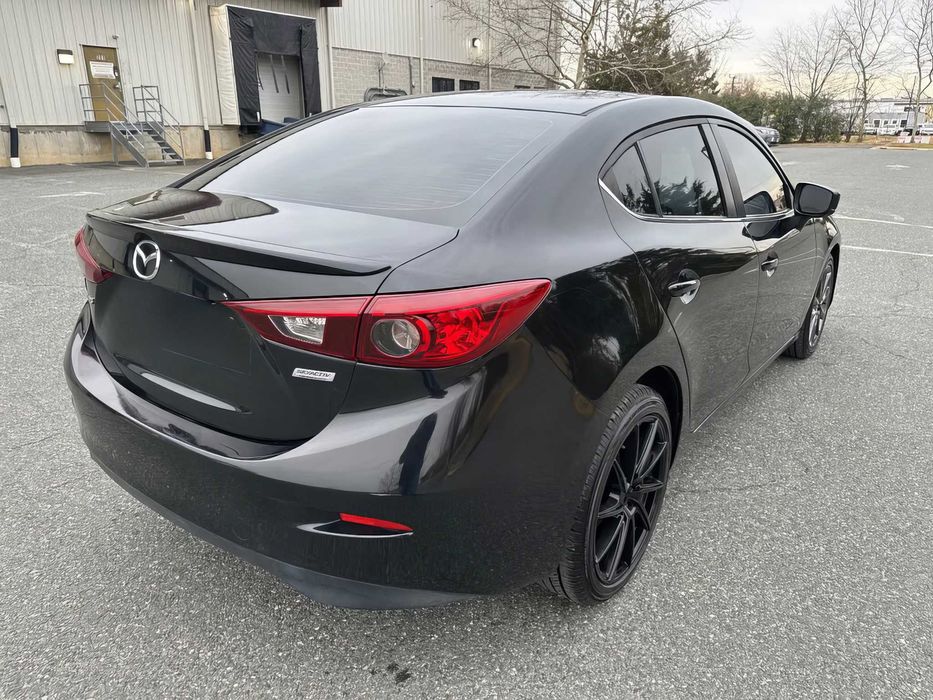 Mazda 3 Touring      2018