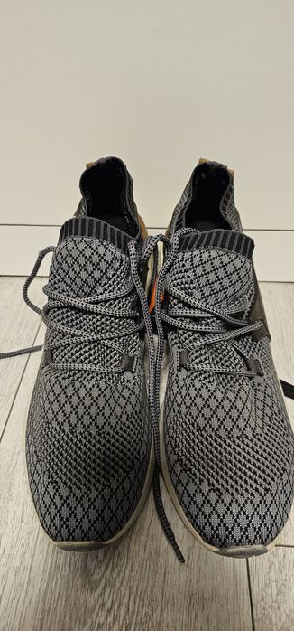 UNDER ARMOUR buty sportowe męskie rozmiar 45 wkładka 28cm