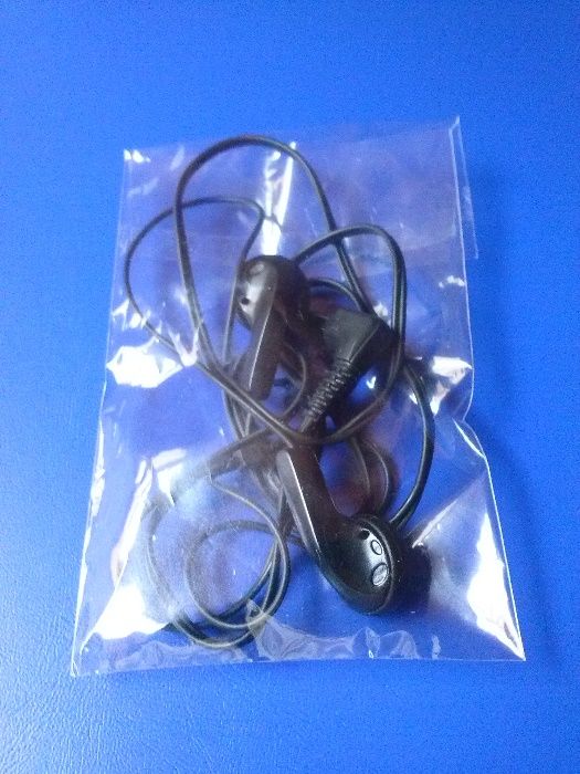 Auriculares praticamente novos
