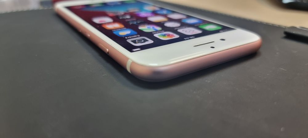 iPhone 7 32gb в гарному стані