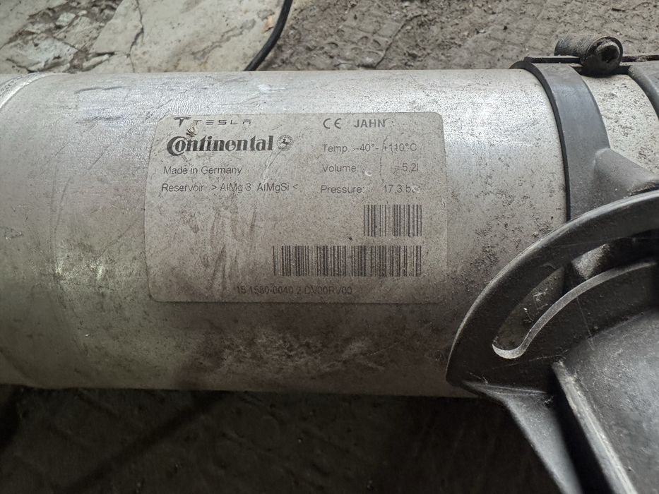 Баллон ресивер пневмоподвески Tesla model S 12-16
