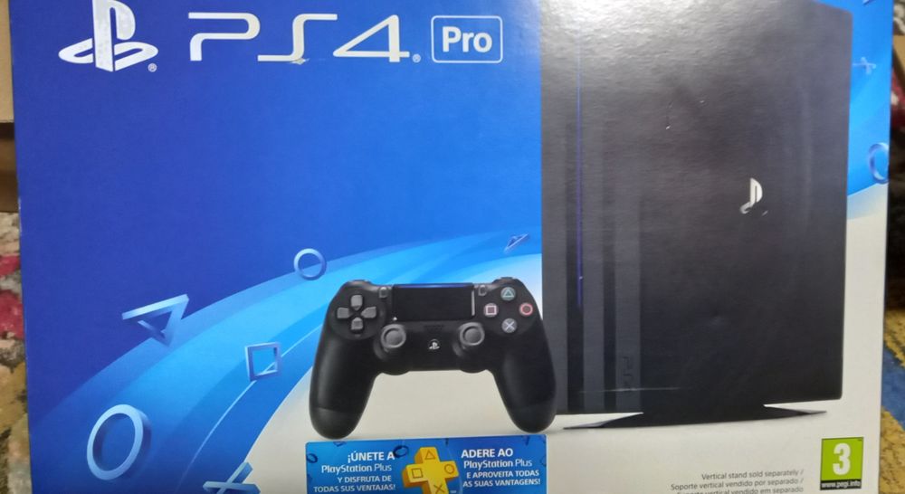 Playstation 4 pro como nova